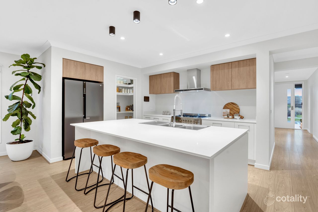 42 Gossia Ave, Craigieburn, VIC 3064