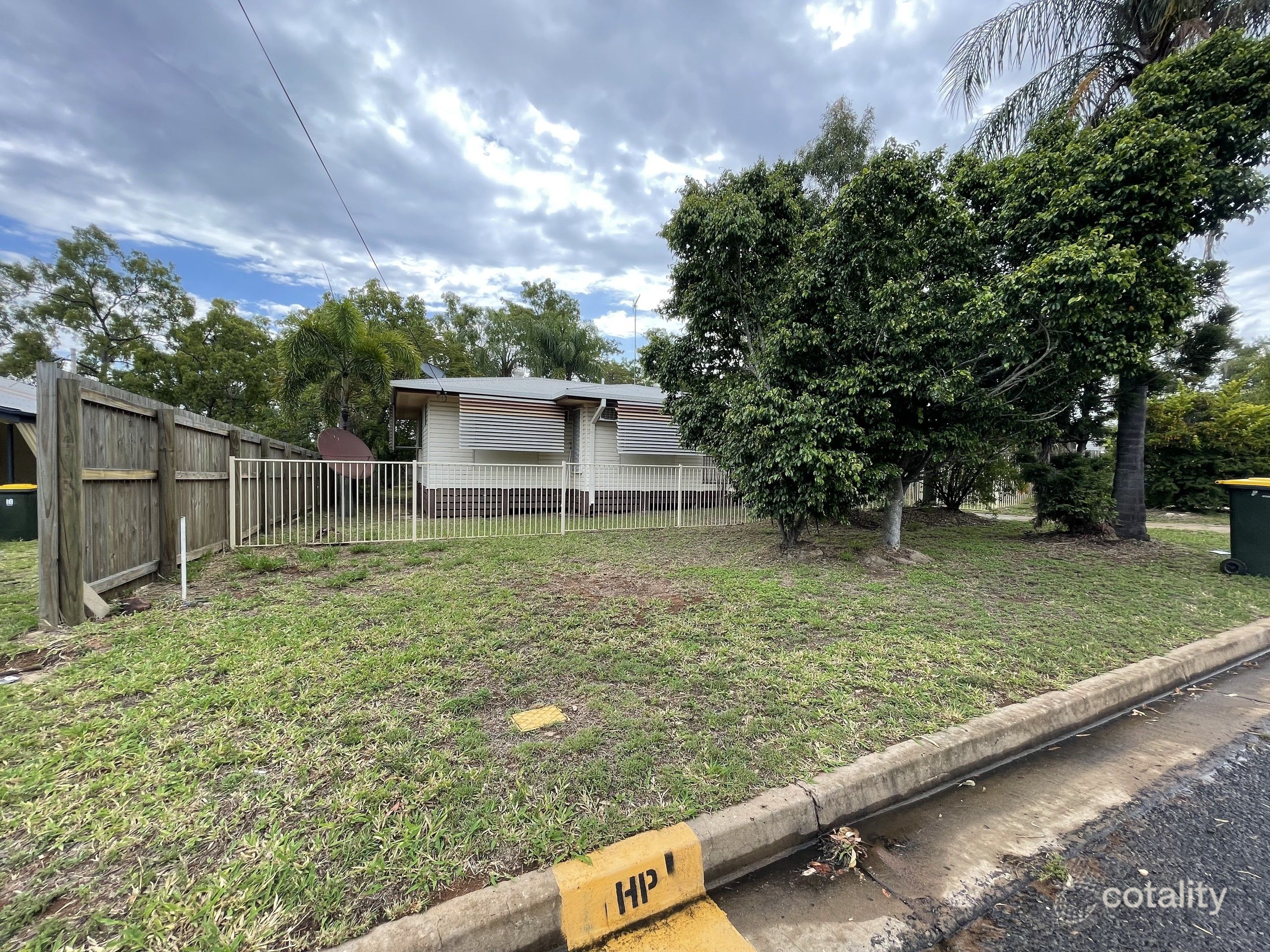 2 Belshore St, Moranbah, QLD 4744