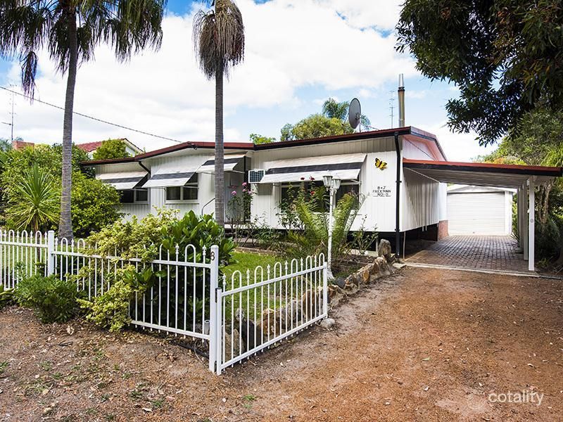 8 Poplar St, Dwellingup, WA 6213