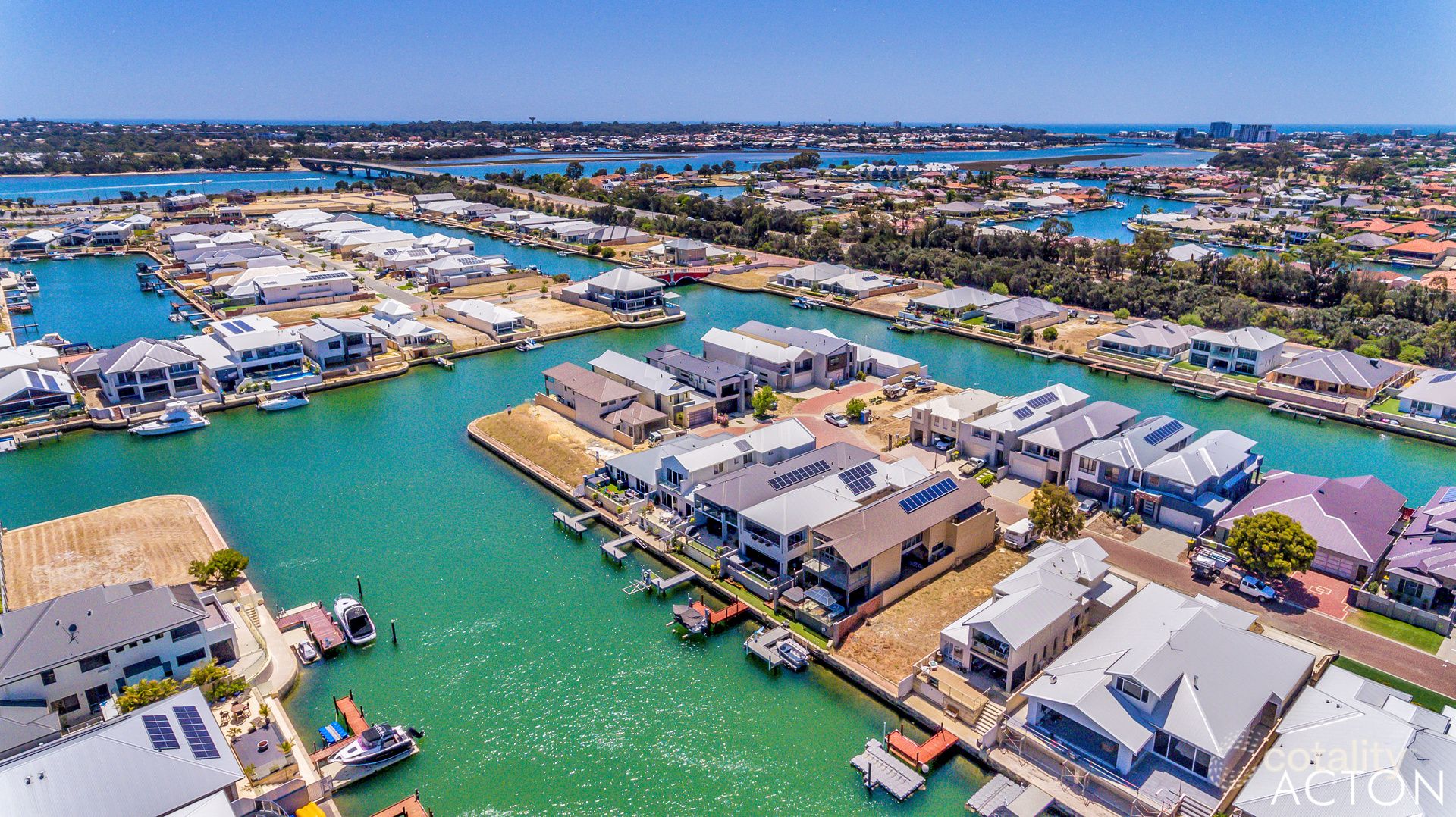 17 Arcadia Cl, Dudley Park, WA 6210