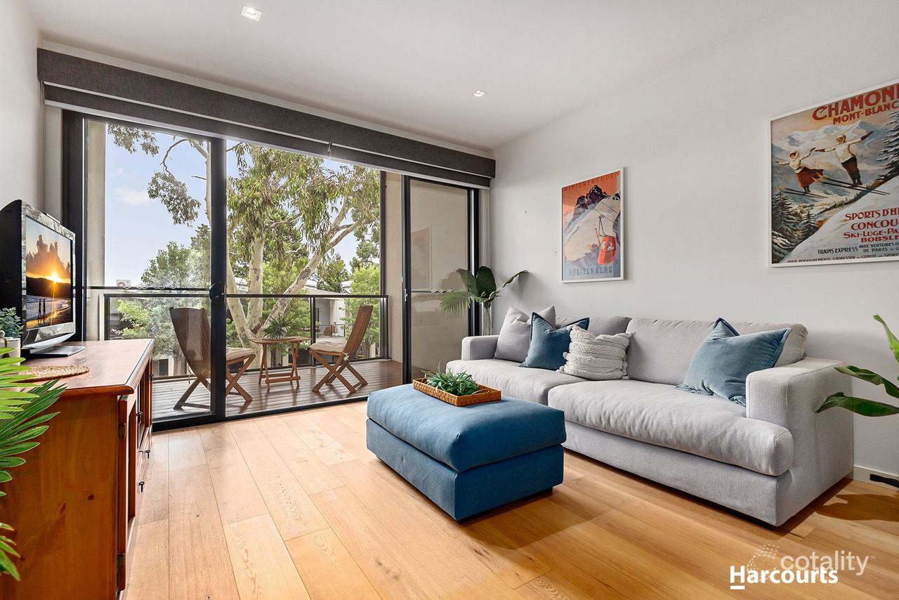 4 Oak Tce, Wheelers Hill, VIC 3150