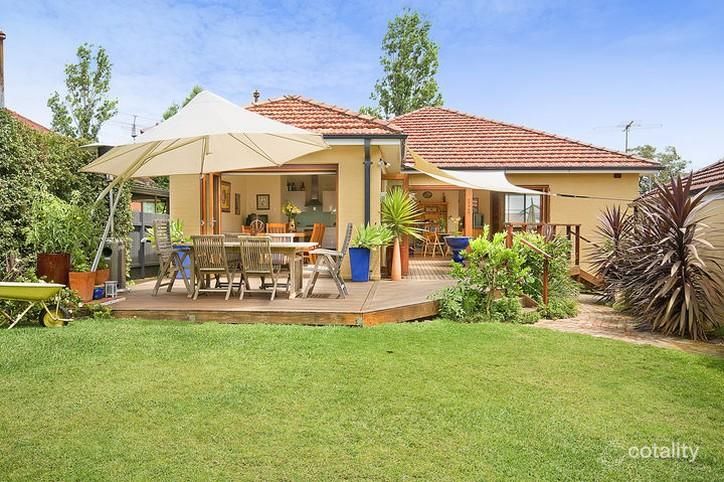 743 Mowbray Rd W, Lane Cove North, NSW 2066