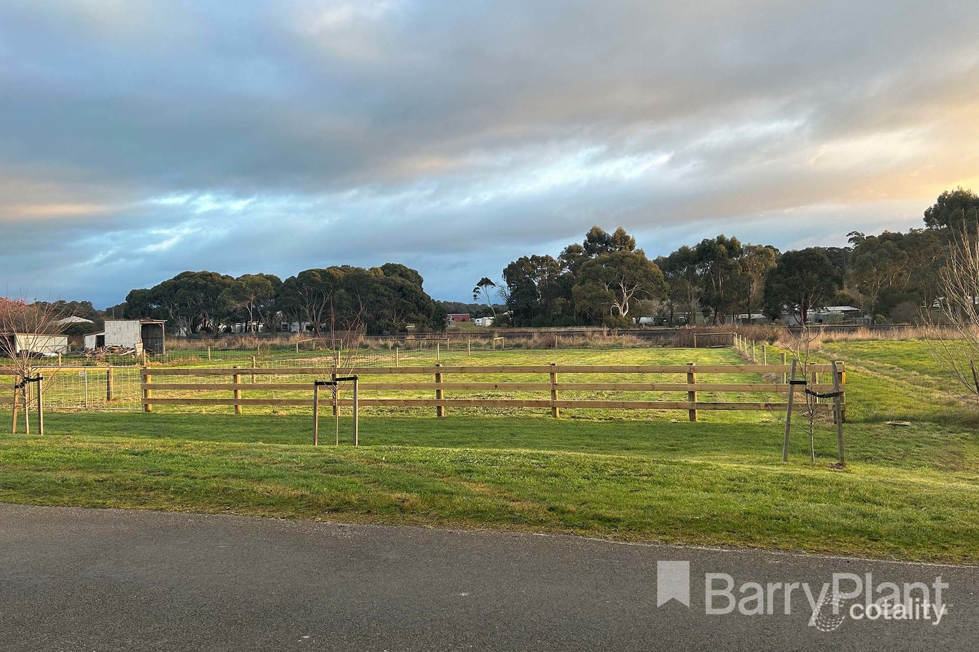 8-10 Burke St, Beaufort, VIC 3373