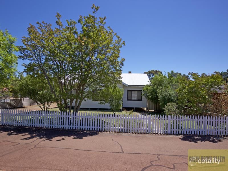 44 Mclarty St, Dwellingup, WA 6213