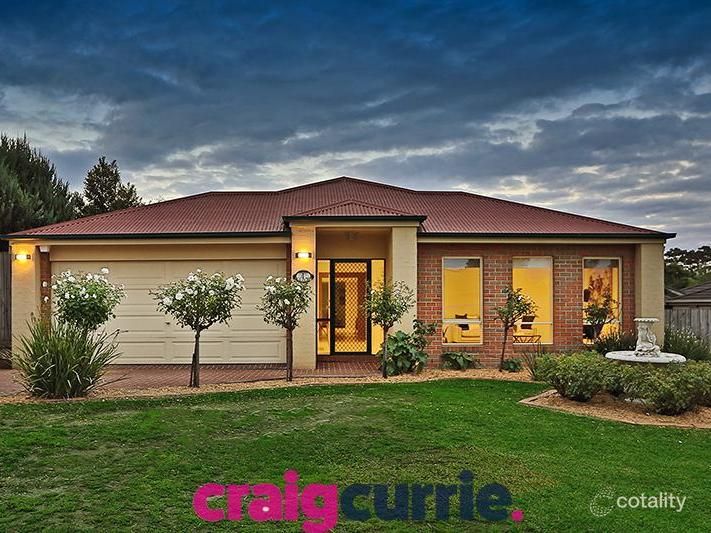 4 Pioneers Cres, Pakenham, VIC 3810