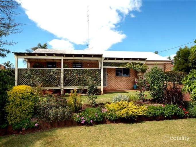 1/10 Hancock St, Rangeville, QLD 4350