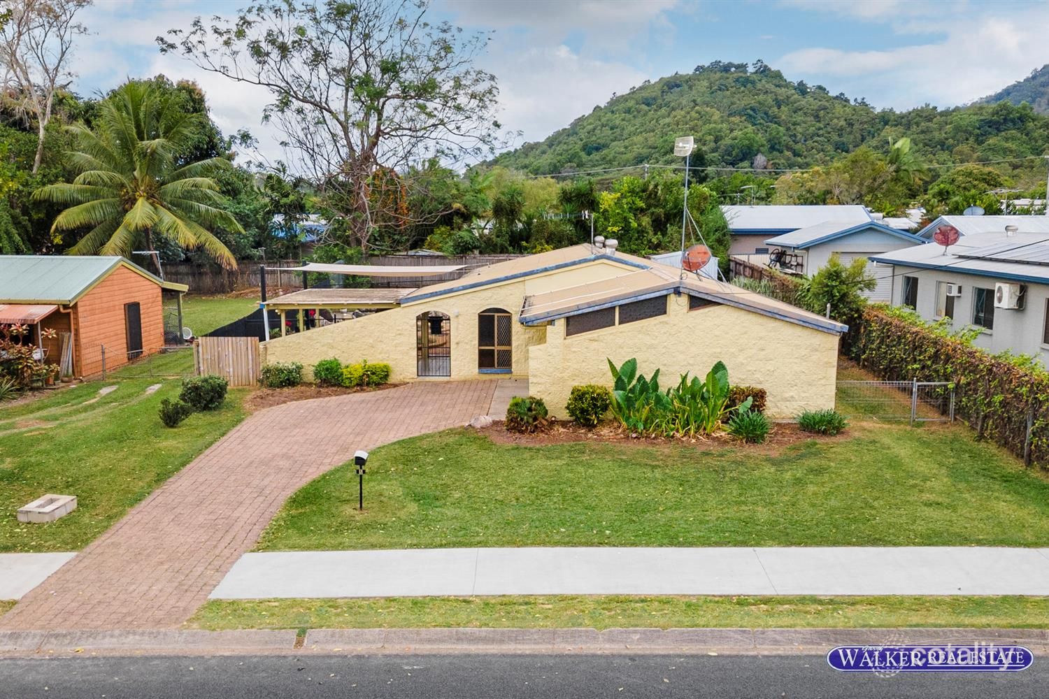5 Shannon Dr, Woree, QLD 4868
