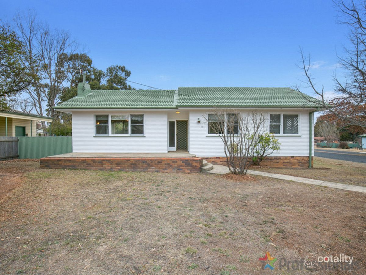 11 Bellevue Rd, Armidale, NSW 2350