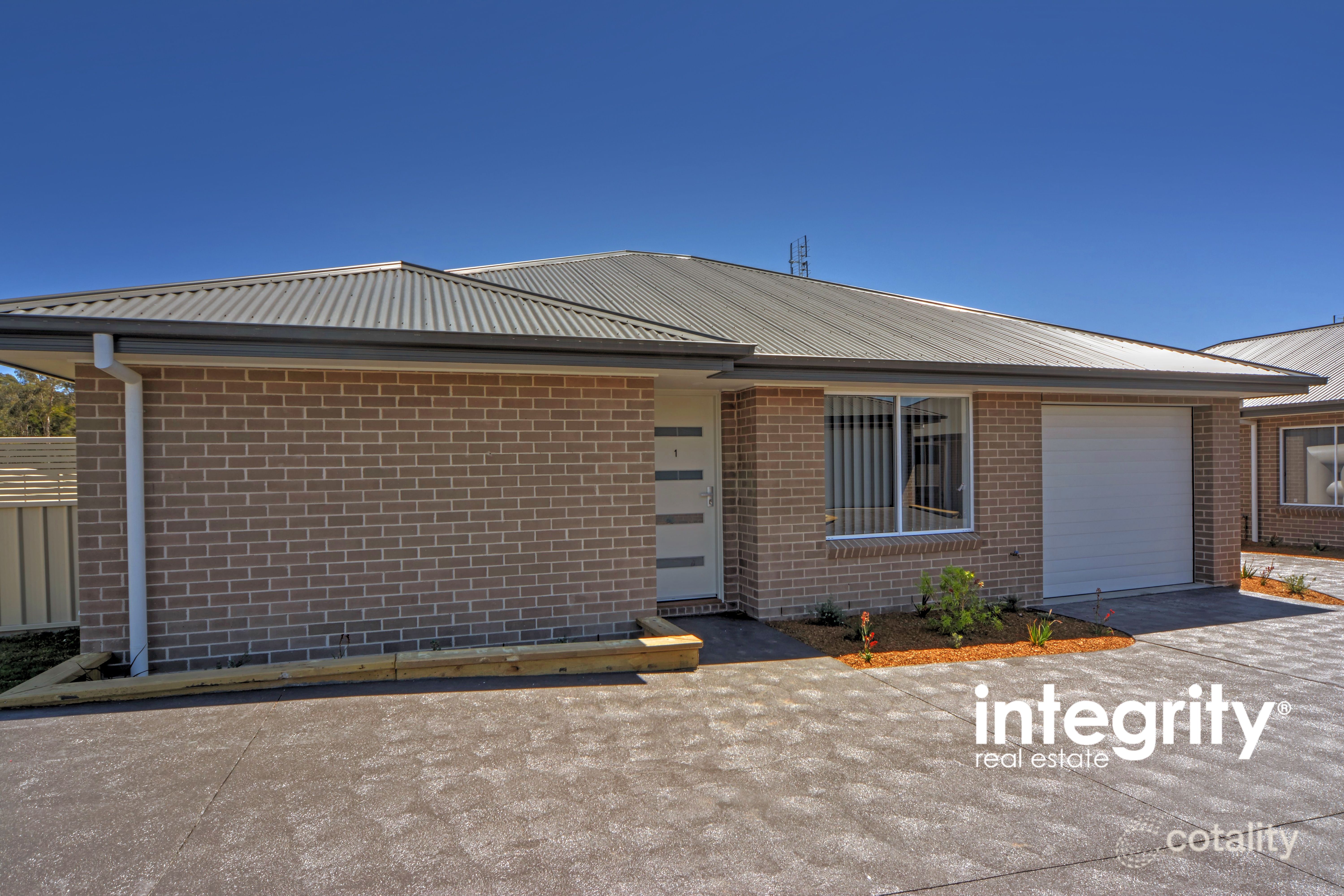 1/2 Elian Cres, South Nowra, NSW 2541