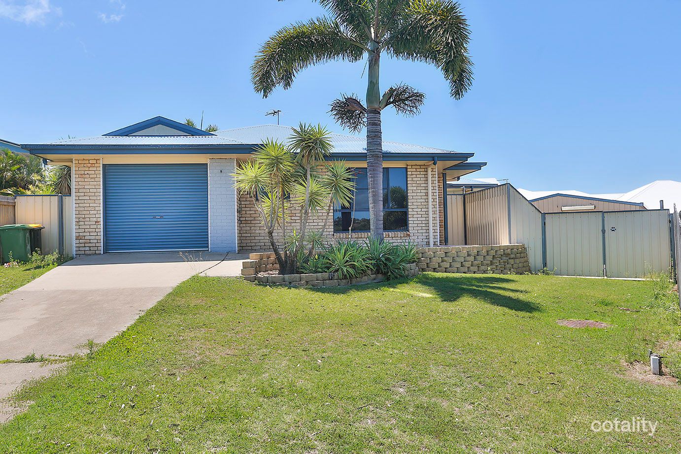 8 Fantome Ct, Rural View, QLD 4740