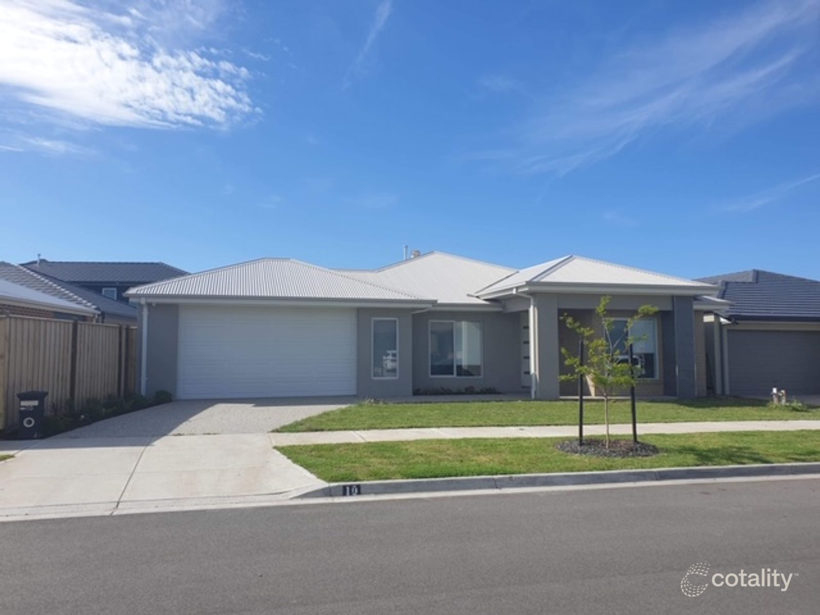 10 Luster Cct, Cranbourne South, VIC 3977