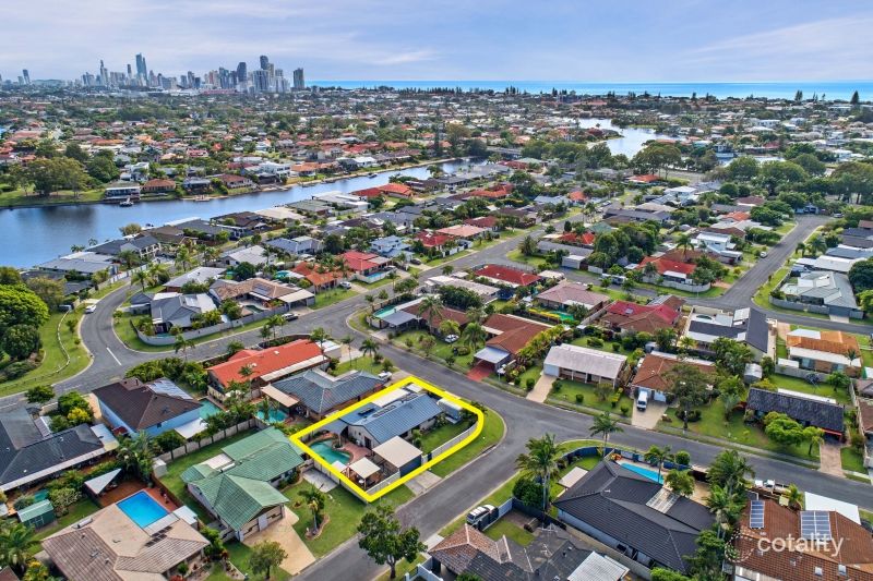 20 Bowline Rd, Mermaid Waters, QLD 4218