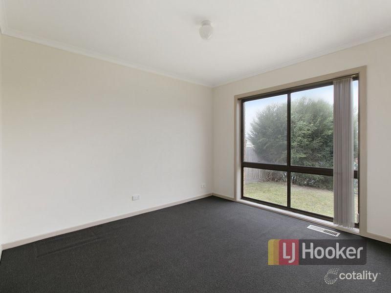 12 Eildon Pde, Rowville, VIC 3178