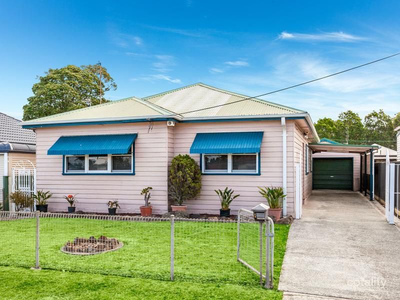 8 Hillside Ave, Towradgi, NSW 2518