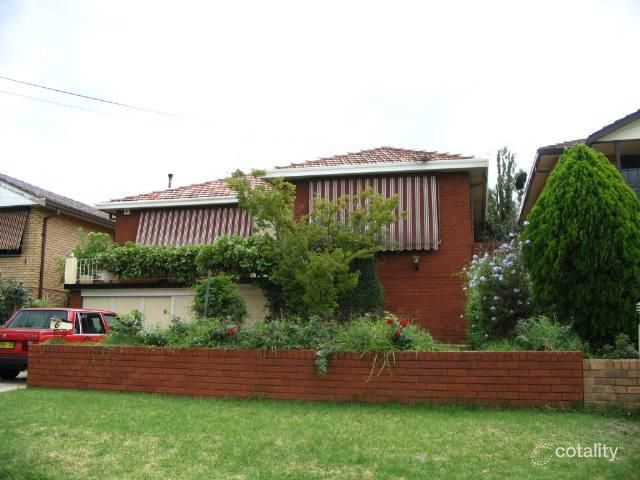 6 Michaels Cres, Punchbowl, NSW 2196