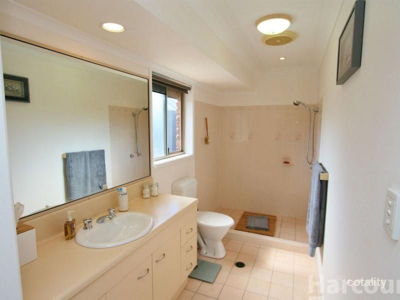 7 Gordon Cres, Sandstone Point, QLD 4511