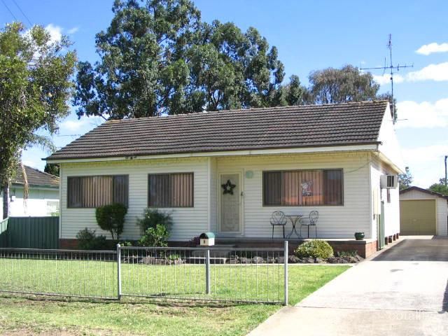 6 Dan Cres, Colyton, NSW 2760