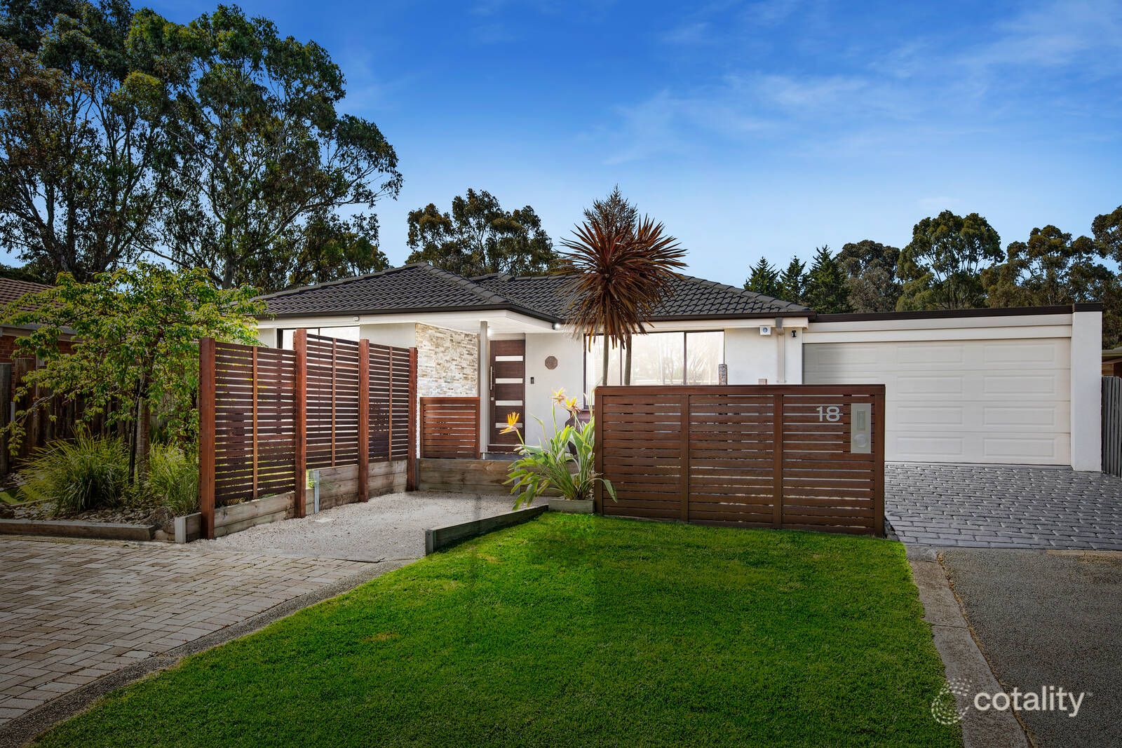 18 Valley Ct, Croydon South, VIC 3136