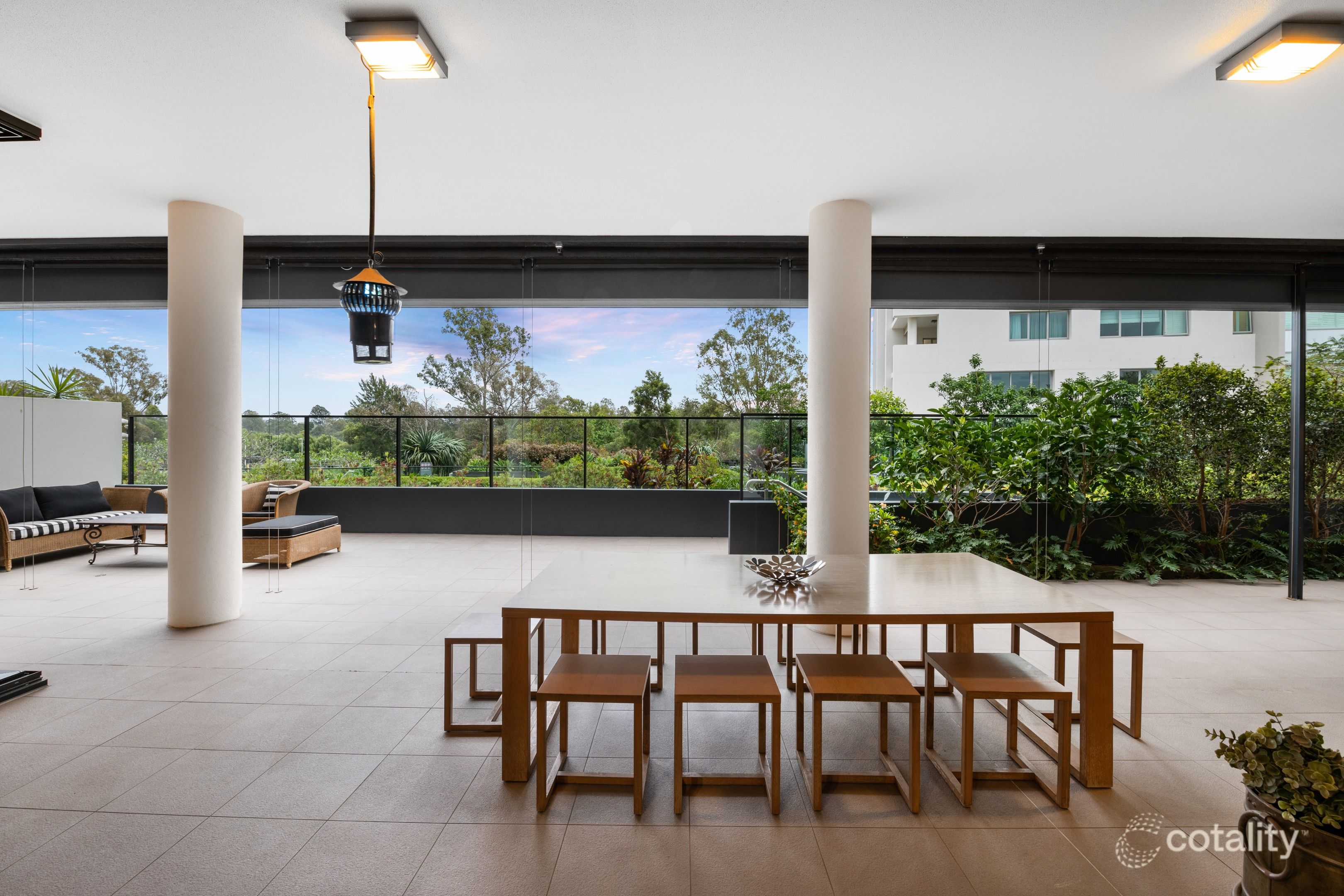 5401/197 King Arthur Tce, Tennyson, QLD 4105