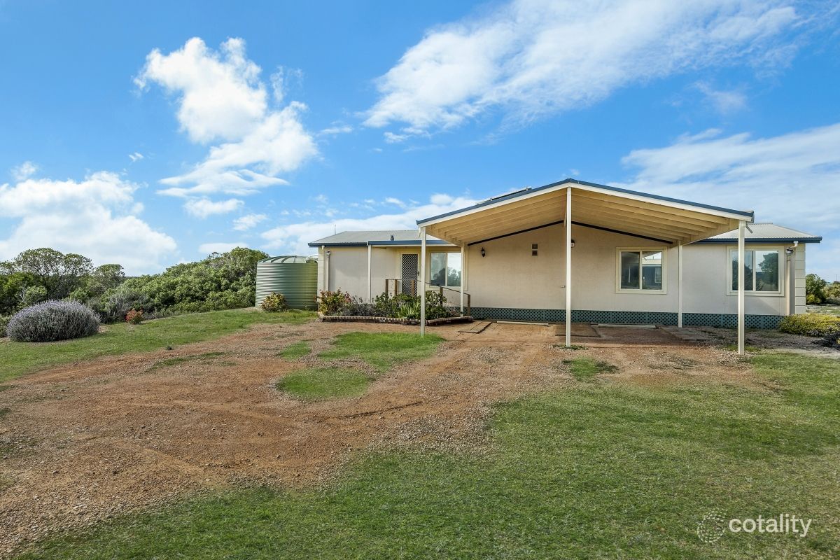 16 Petrel Cres, Thompson Beach, SA 5501