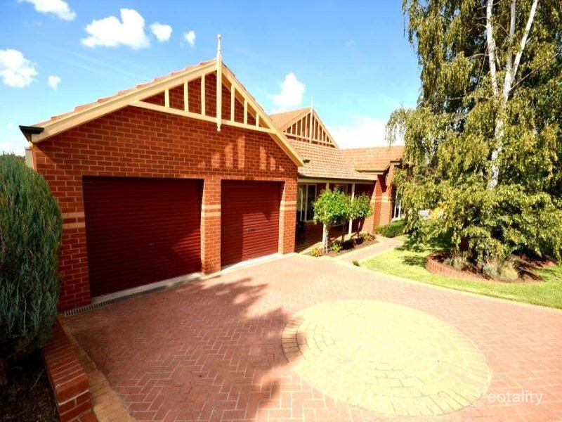 17 Bolton Dr, Kennington, VIC 3550