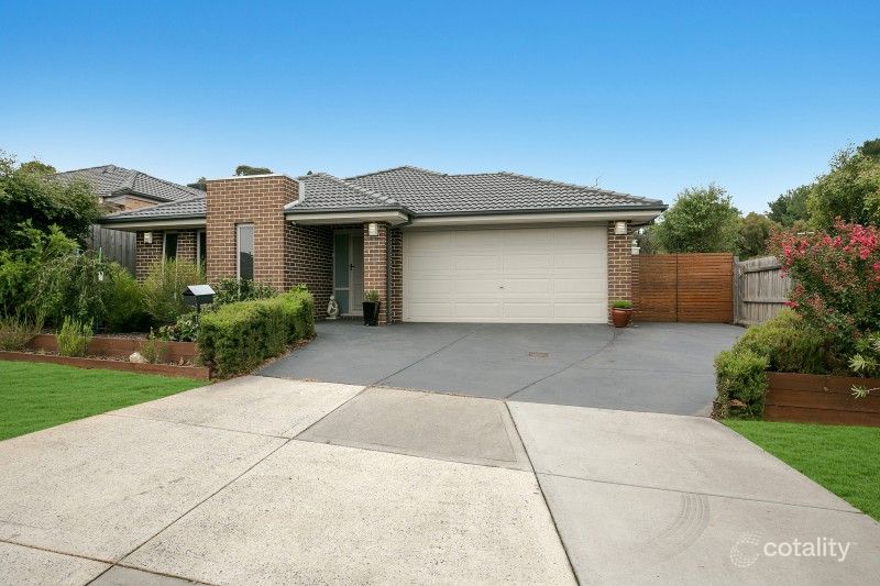 19 St Austell Ct, Skye, VIC 3977