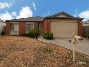 33 Lachlan Cres, Roxburgh Park, VIC 3064
