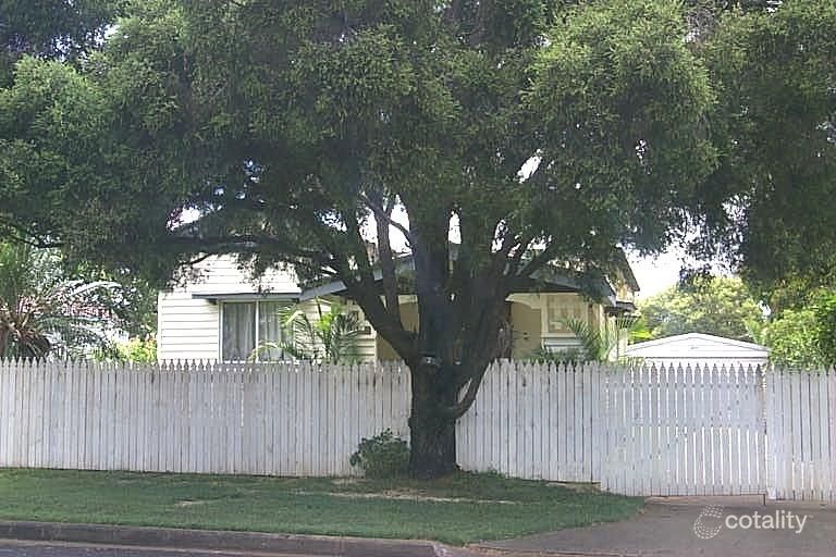 7 Easton St, Newtown, QLD 4305