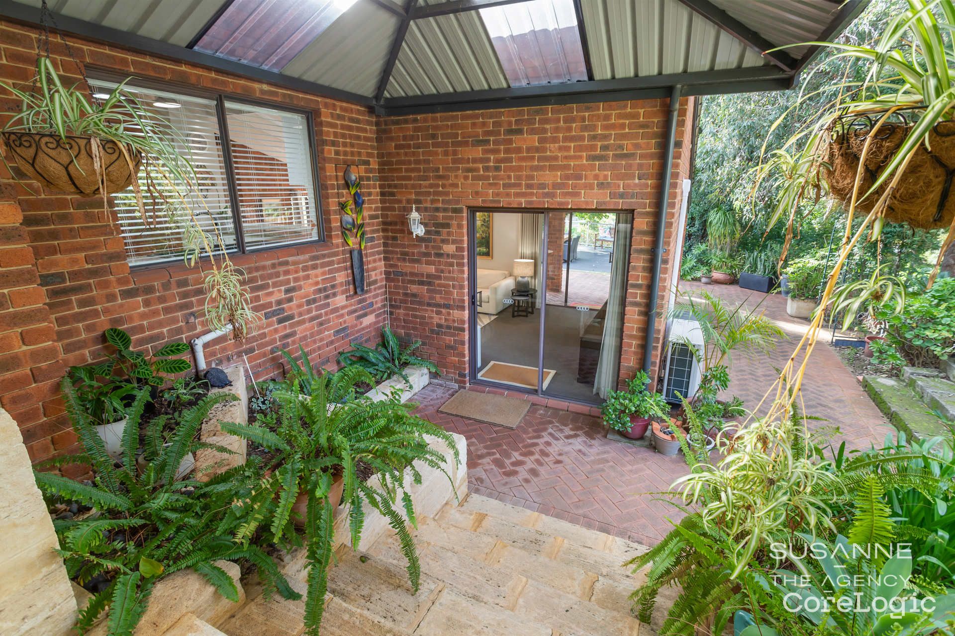 107 Falls Rd, Lesmurdie, WA 6076