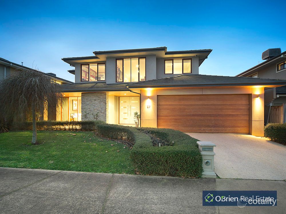 37 Lakeside Dr, Sandhurst, VIC 3977