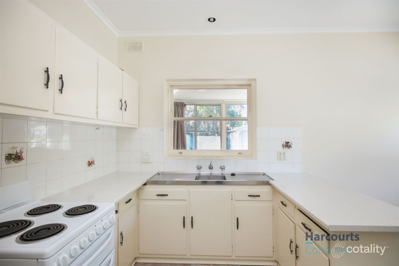 5a Mark St, Bedford Park, SA 5042
