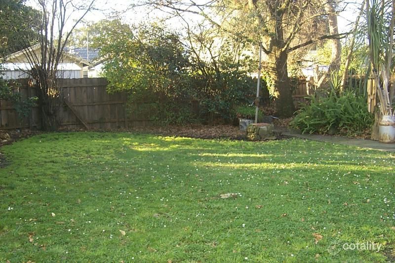 51 Canterbury Rd, Blackburn, VIC 3130