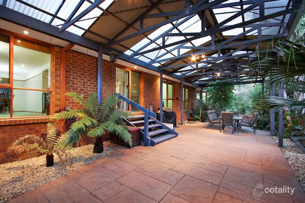 1 Blue Ridge Dr, Mooroolbark, VIC 3138