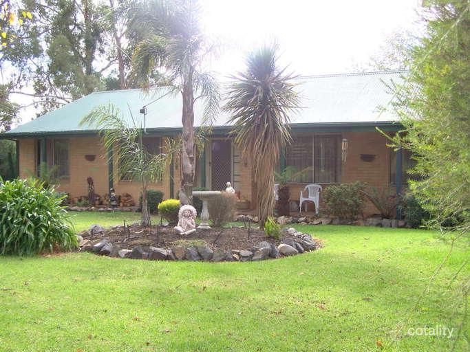 215 Badger Creek Rd, Badger Creek, VIC 3777