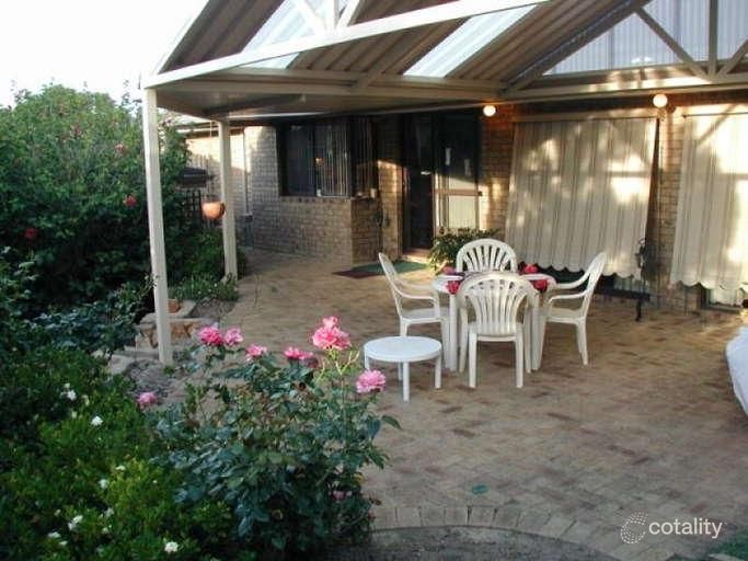 21 Onyx Rd, Mount Richon, WA 6112