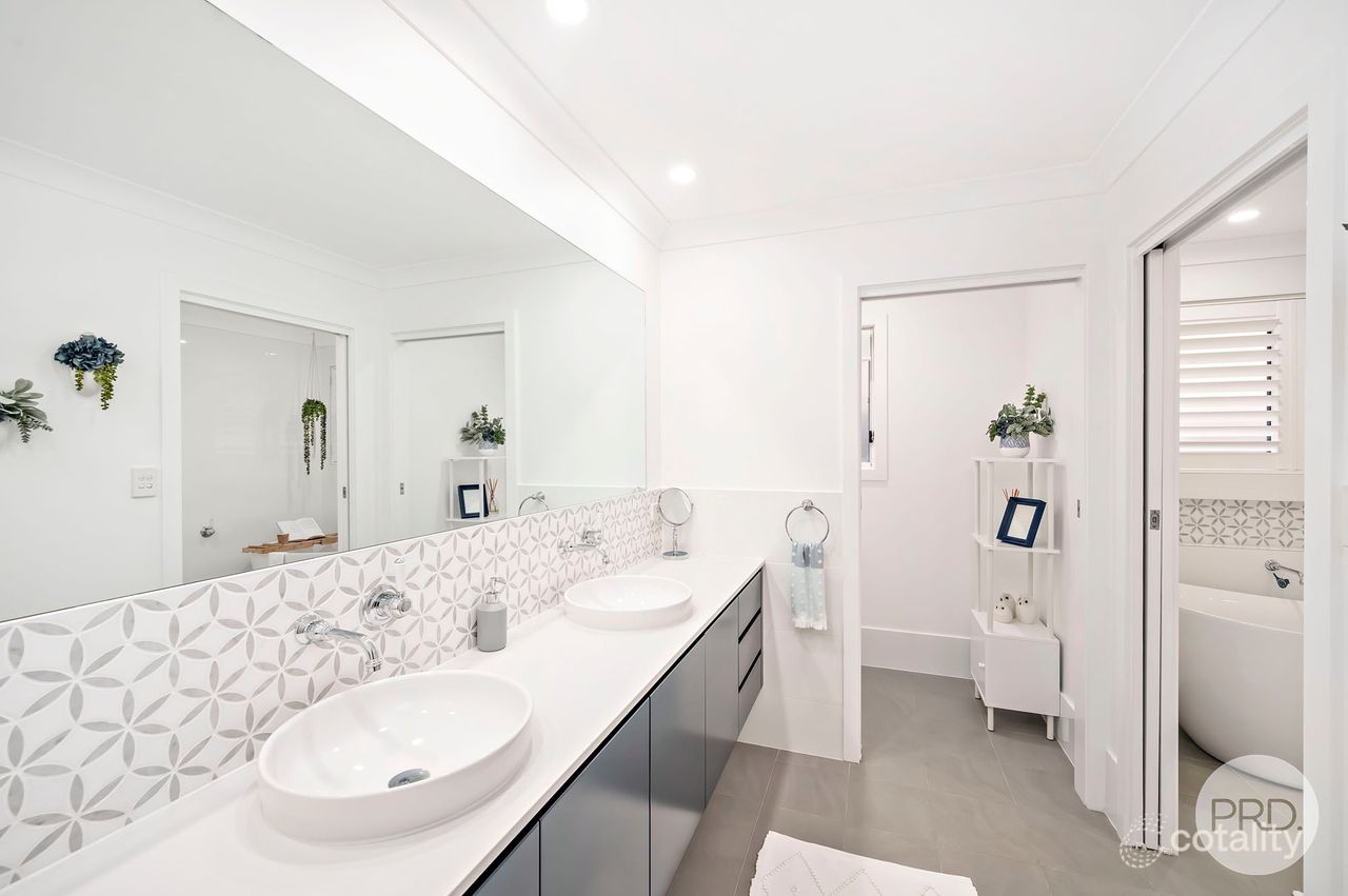 43 Albert St, Taylors Beach, NSW 2316