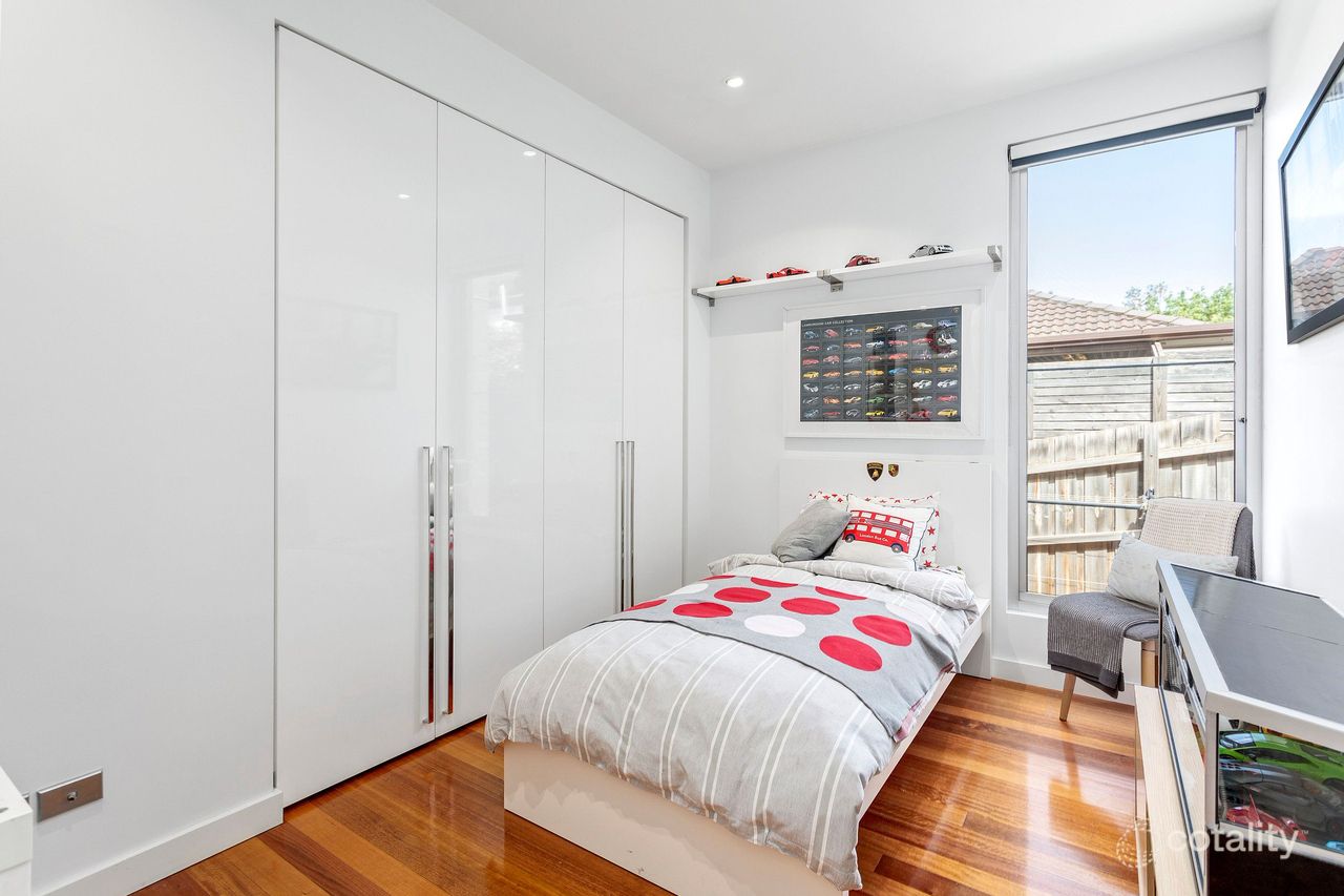 49 Hillsyde Pde, Strathmore, VIC 3041