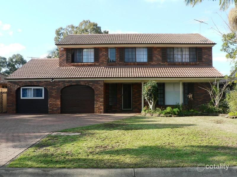 4 Starlight Pl, St Clair, NSW 2759