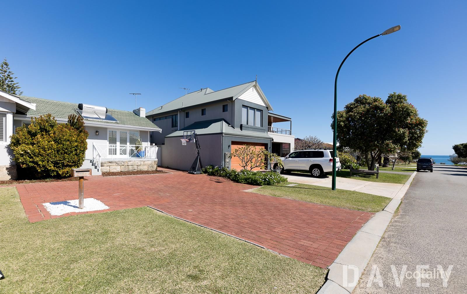 24 Belhus Dr, Trigg, WA 6029