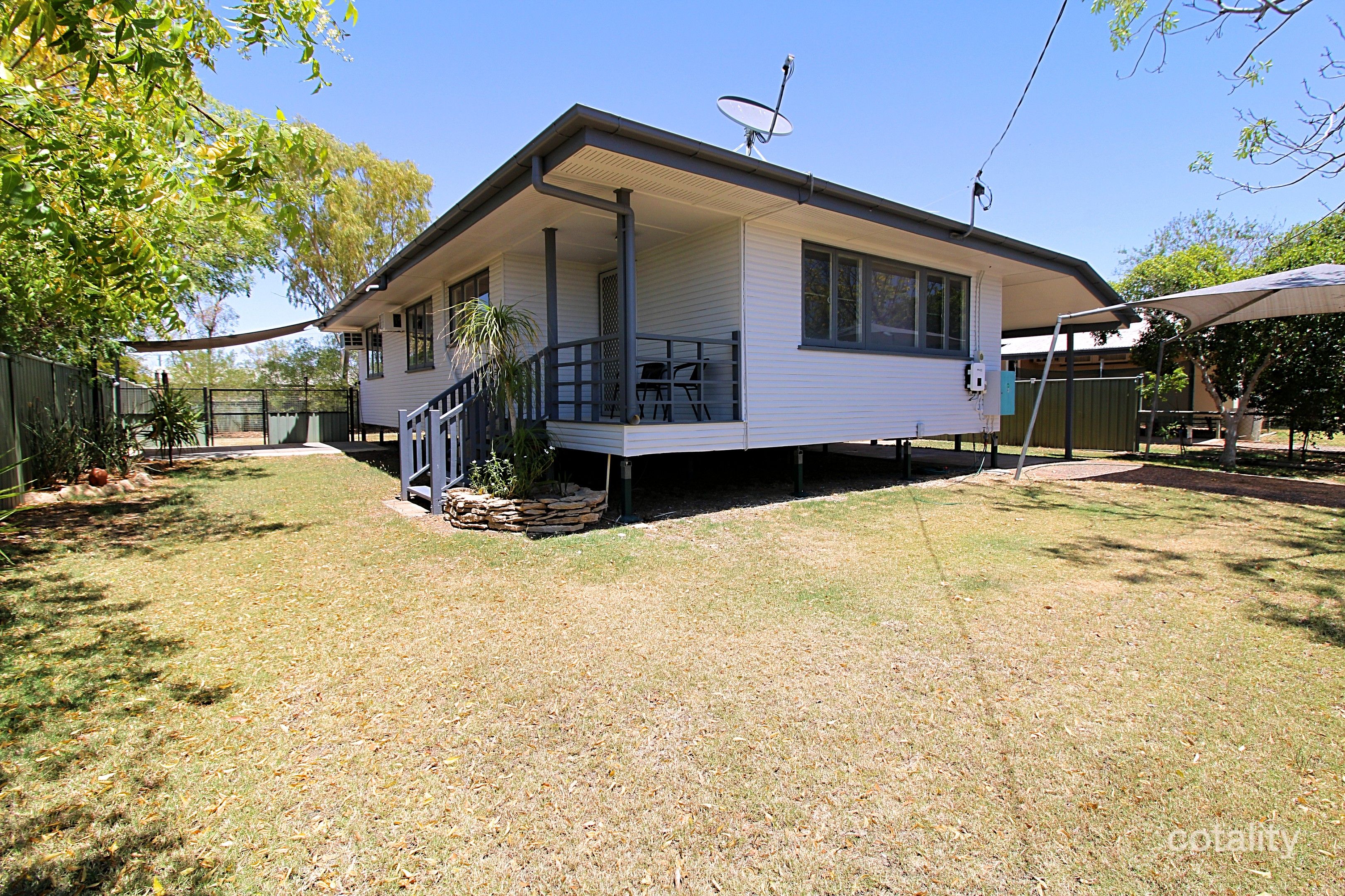3 Amberly Dr, Julia Creek, QLD 4823