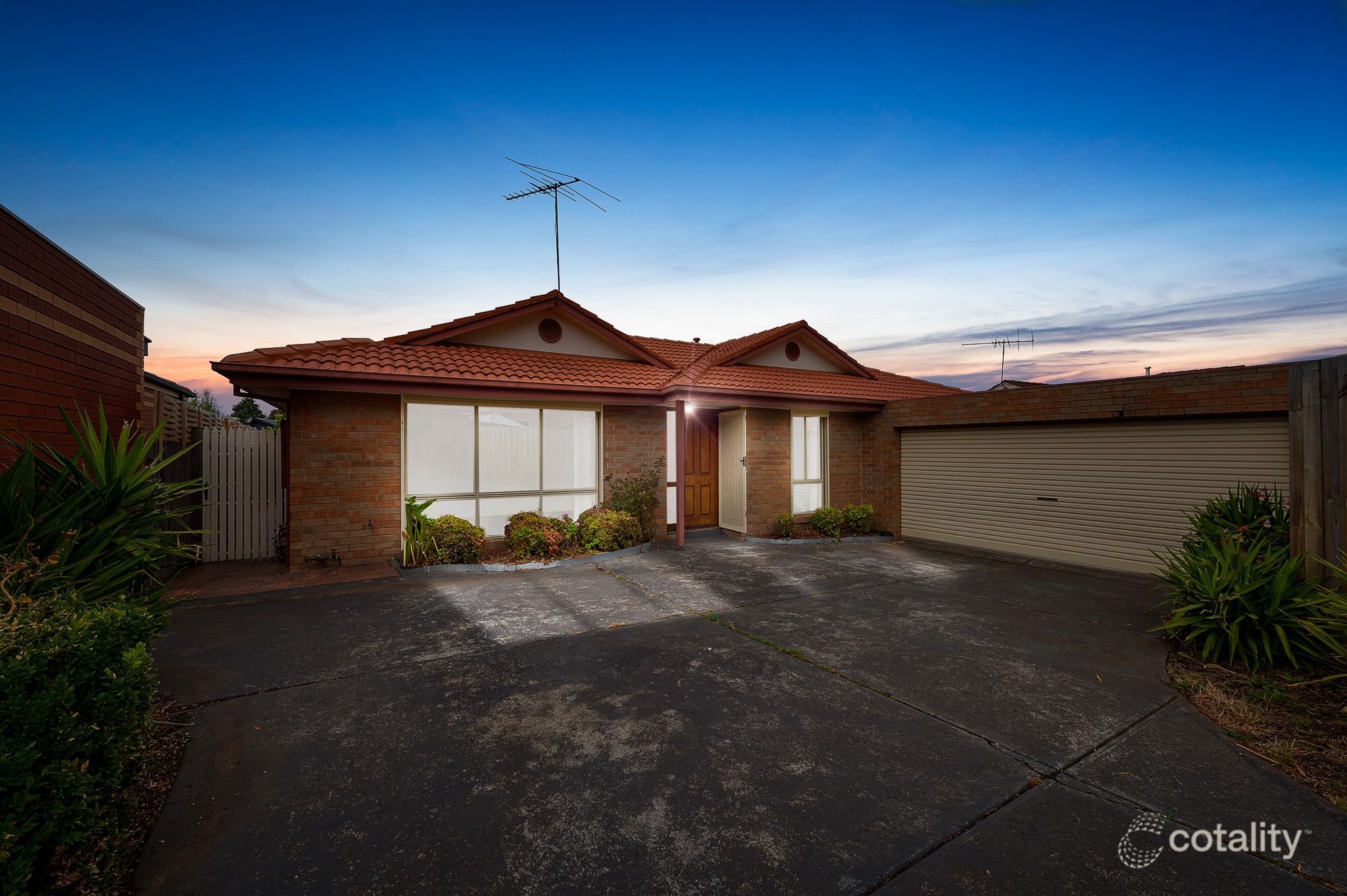 2/5 Romeo Ct, Mill Park, VIC 3082