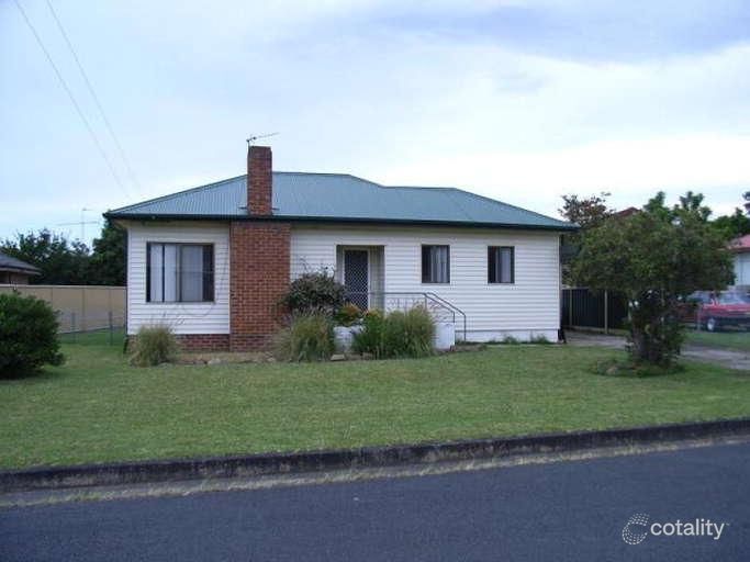 10 Carr Pde, Unanderra, NSW 2526