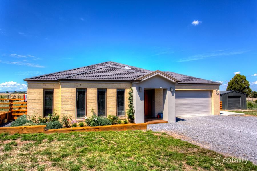 23 Diamond Dr, Cardigan Village, VIC 3352
