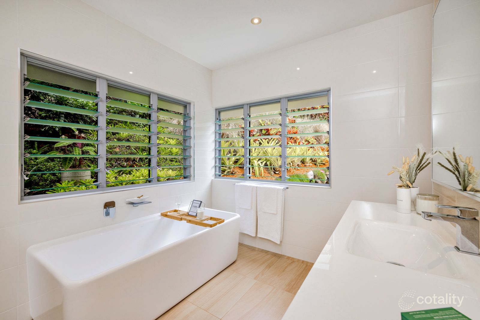 2/63 Foley Rd, Palm Cove, QLD 4879
