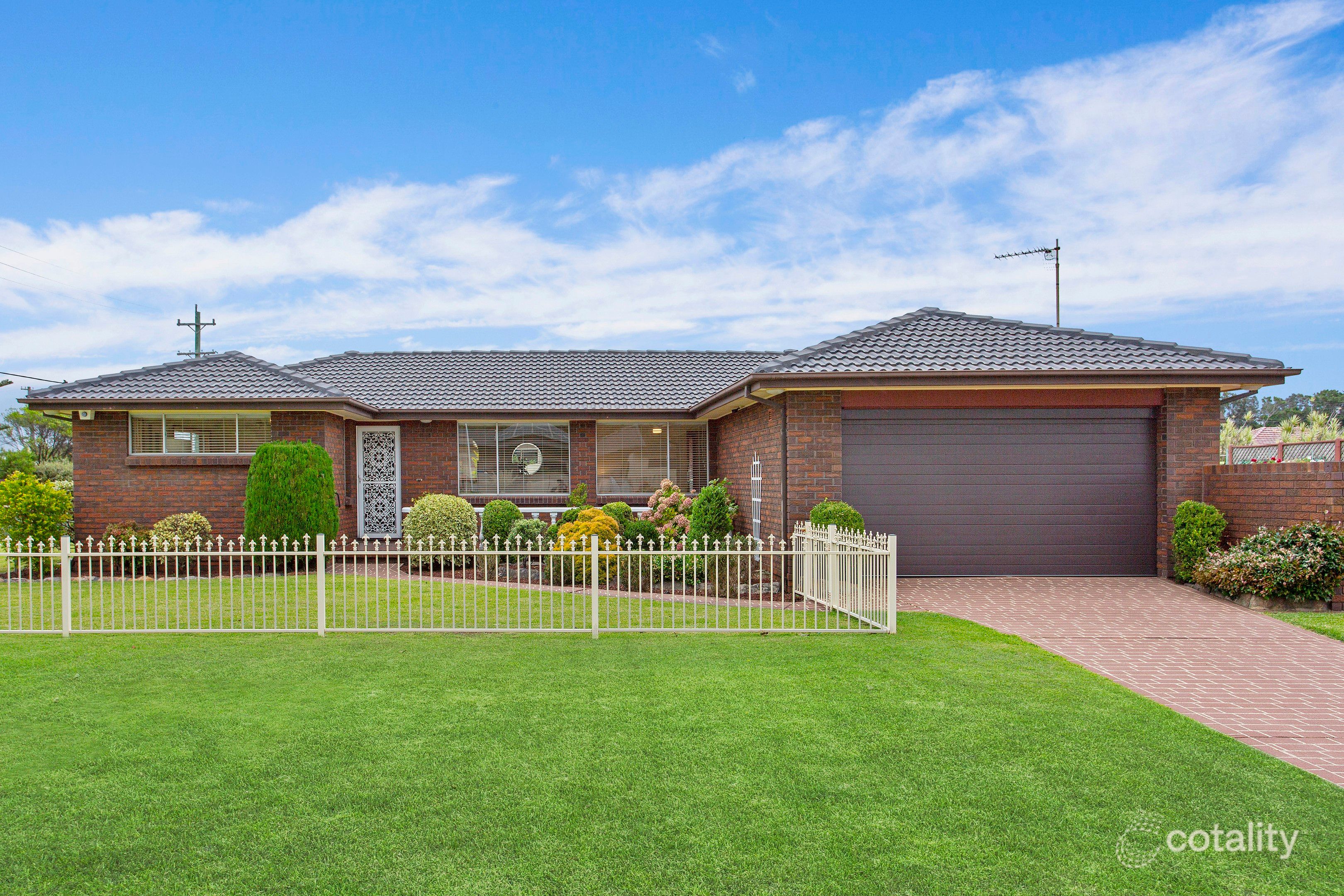 14 Banksia Ave, Windang, NSW 2528