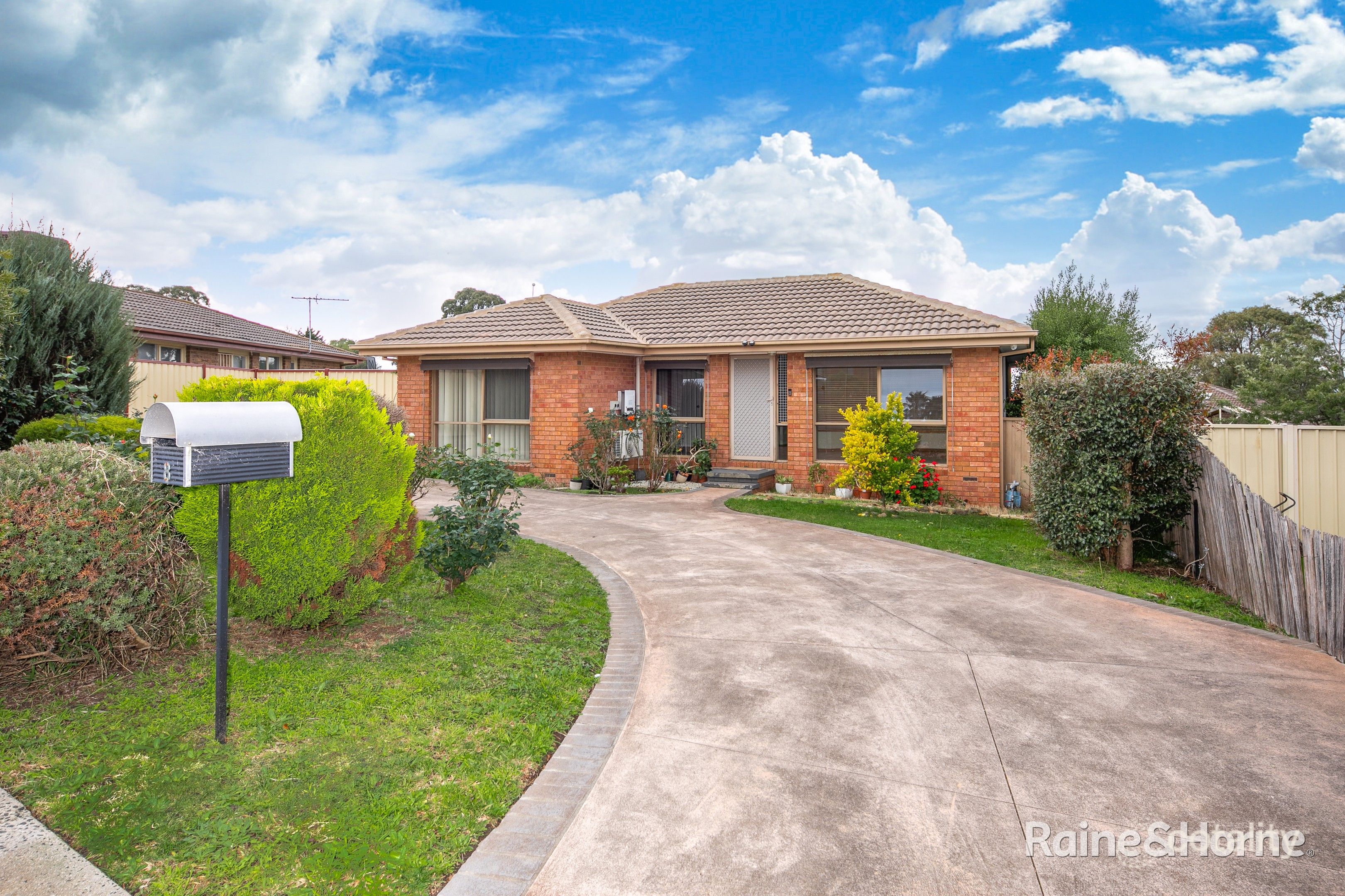8 Adams Ct, Sunbury, VIC 3429