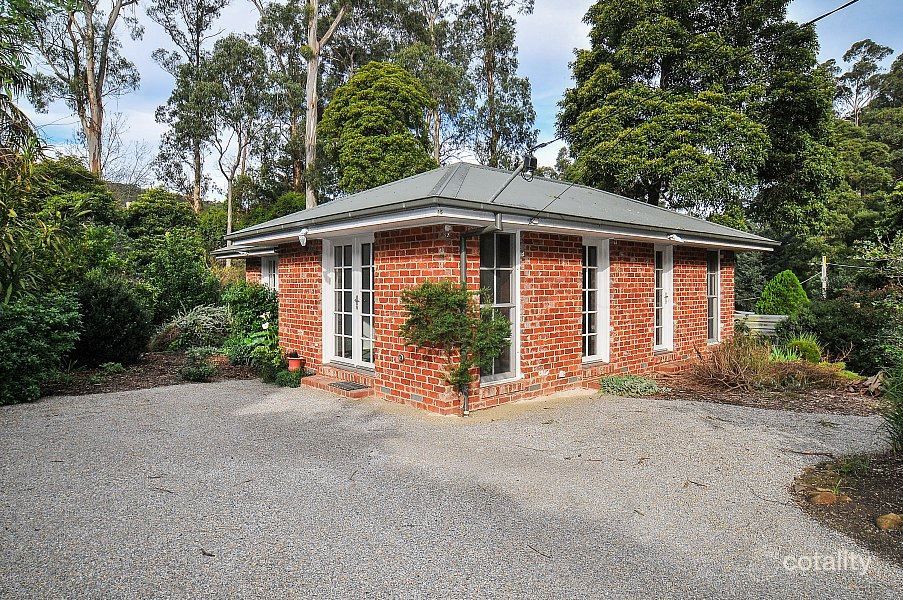 15 Myrtle Gr, Tecoma, VIC 3160