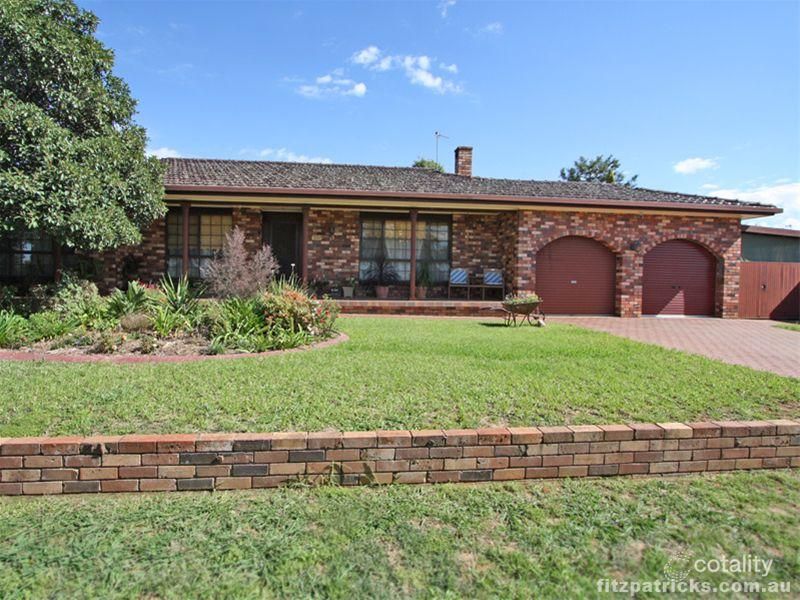 13 Jacaranda Dr, Lake Albert, NSW 2650