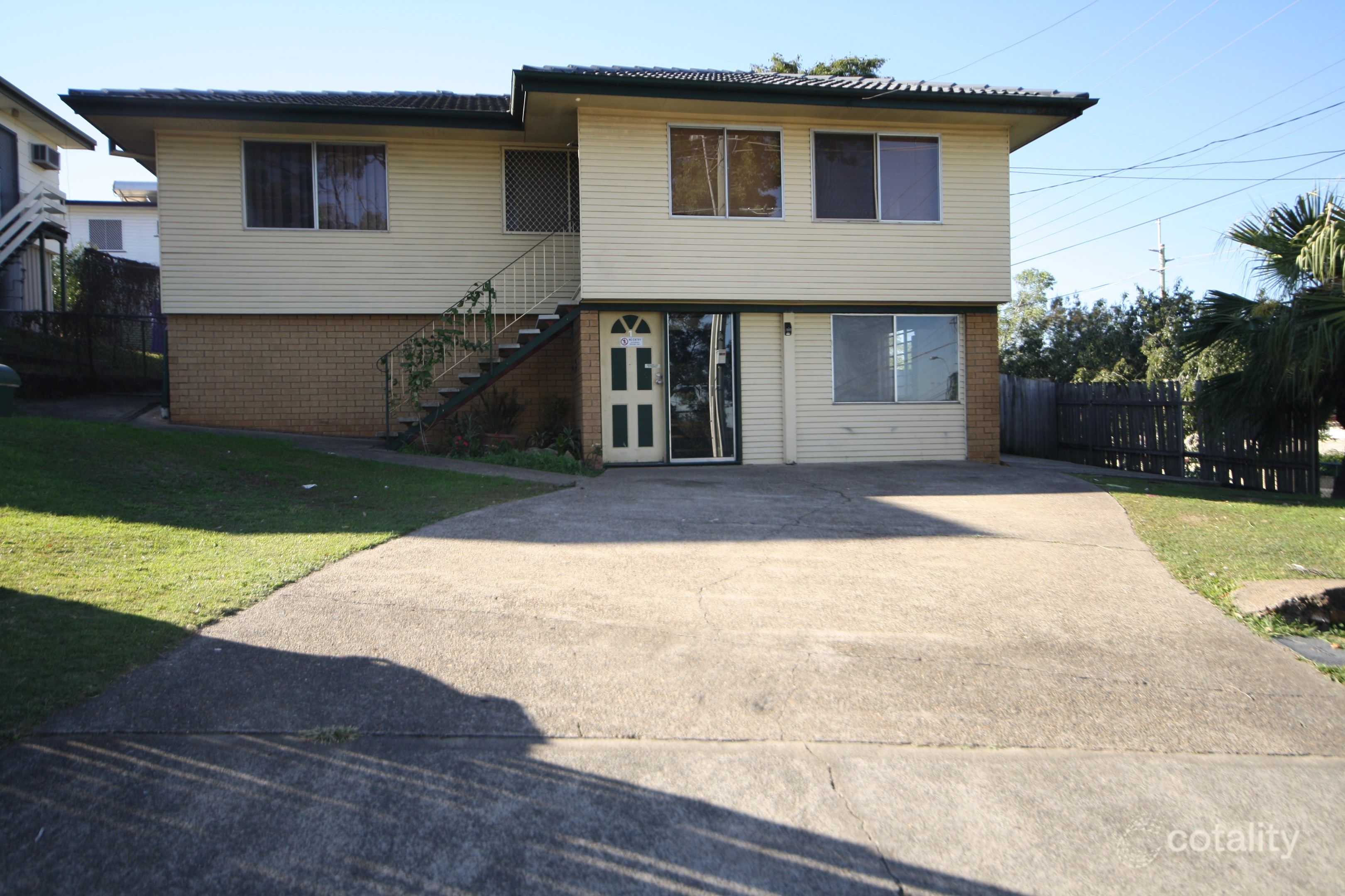 1 Marshall St, Kingston, QLD 4114