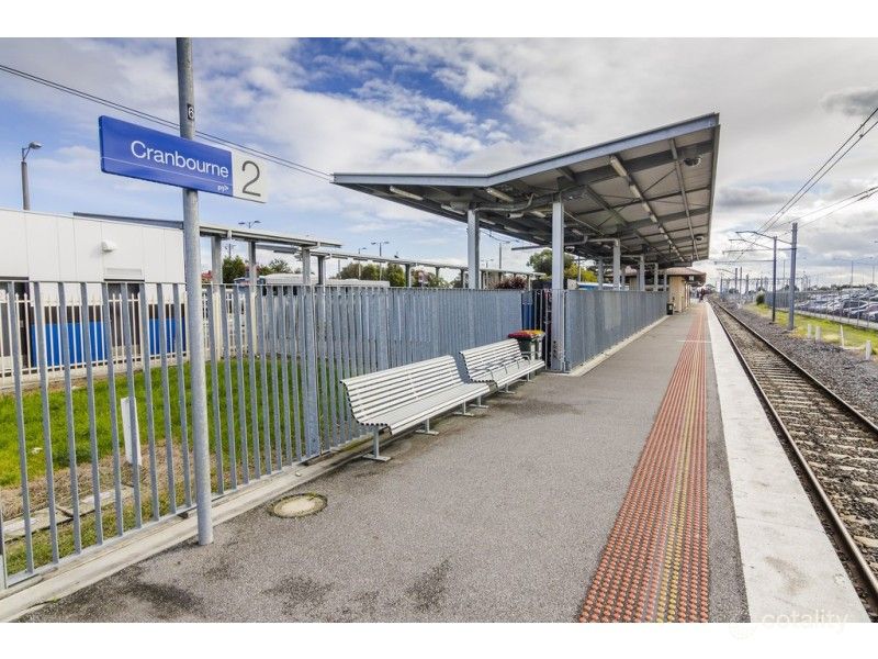 64 Circle Dr N, Cranbourne, VIC 3977